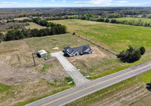 Photo 4 of Single family home for sale at 14457 E Fm 1396, Windom, TX 75492 | MLS# 21238738 | Listing updated on 2026-08-27