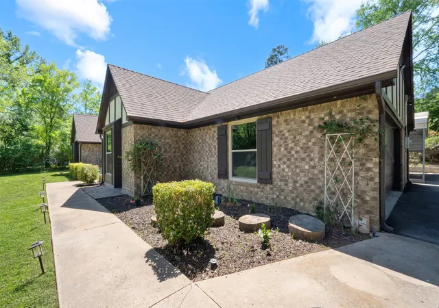 Photo 3 of Sale Pending at 2801 Florence St, Kilgore, TX 75662 | MLS# 21238252 | Listing updated on 2026-07-14