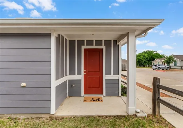 Photo 2 of Townhouse for sale at 8631 Cottage Creek Dr #21, Fort Worth, TX 76123 | MLS# 21238239 | Listing updated on 2026-10-06
