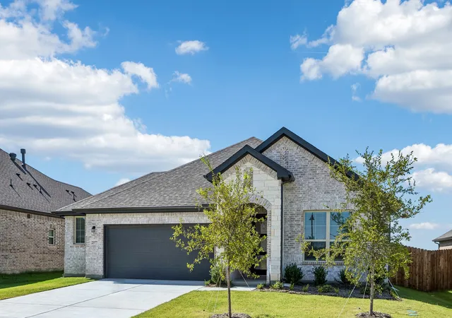 Photo 3 of Sale Pending at 2377 Rams Horn Dr, Waxahachie, TX 75167 | MLS# 21238891 | Listing updated on 2026-09-25