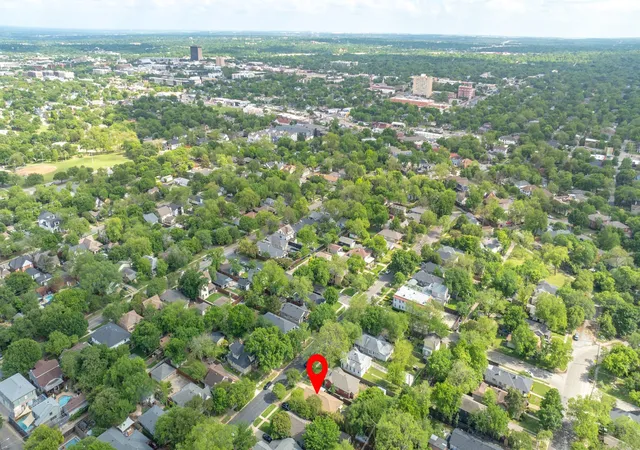 Homes for sale in Dallas, TX | 919 N Clinton Ave, Dallas, TX 75208 | MLS# 21238938