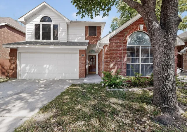 Homes for sale in Irving, TX | 200 Morning Star Ct, Irving, TX 75063 | MLS# 21211259