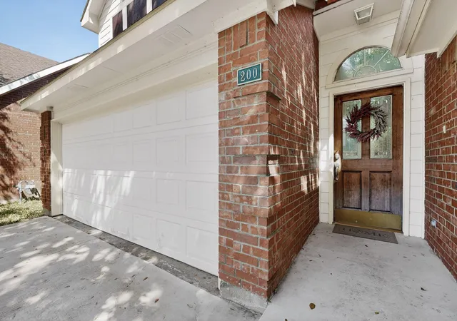 Homes for sale in Irving, TX | 200 Morning Star Ct, Irving, TX 75063 | MLS# 21211259