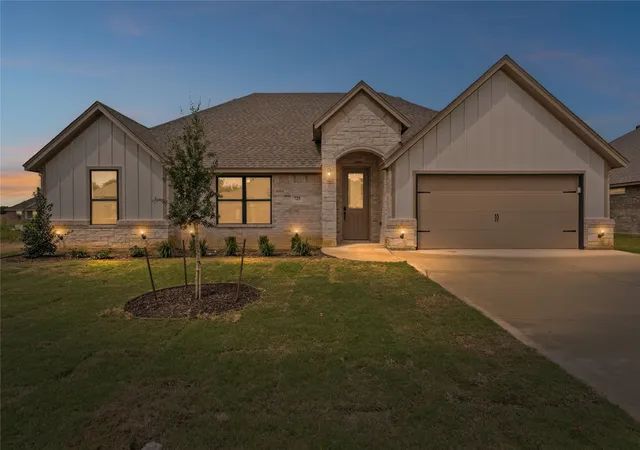 Homes for sale in Springtown, TX | 725 Jameson St, Springtown, TX 76082 | MLS# 21238170