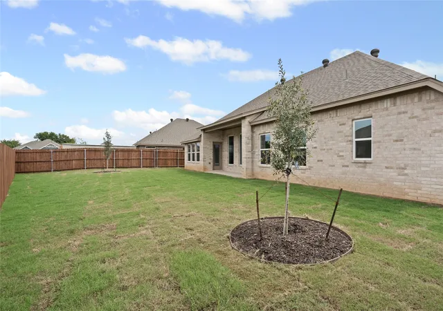 Homes for sale in Springtown, TX | 725 Jameson St, Springtown, TX 76082 | MLS# 21238170