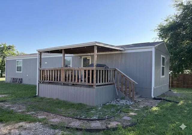 Homes for sale in Bridgeport, TX | 434 Valley Ridge Dr, Bridgeport, TX 76426 | MLS# 21239173