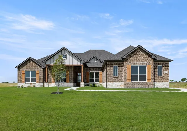 Photo 1 of Single family home for sale at 270 Maci Dr, Waxahachie, TX 75167 | MLS# 21238287 | Listing updated on 2026-08-31