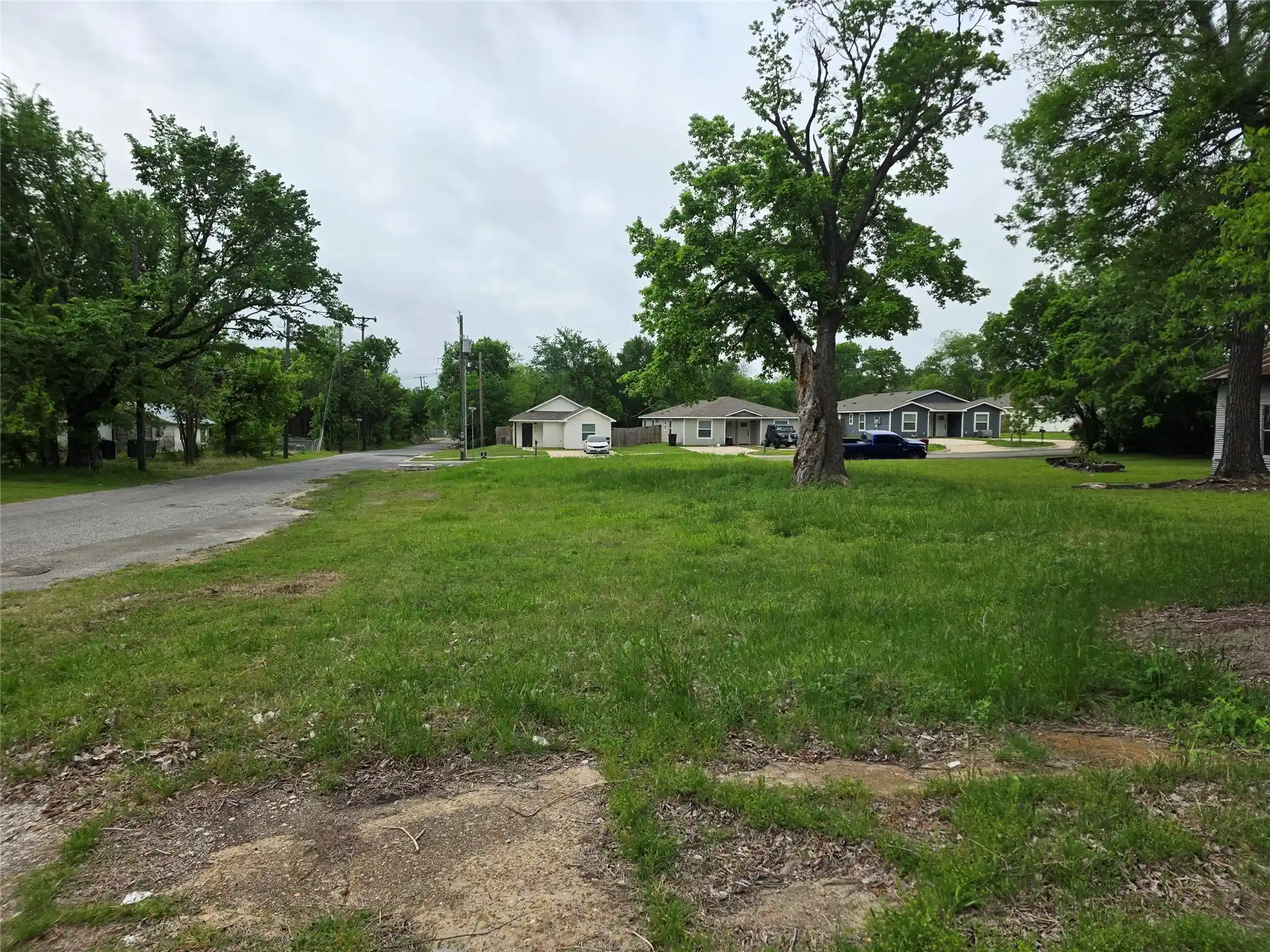Photo 1 of Land for sale at 619 E 3rd St, Bonham, TX 75418 | MLS# 21239287 | Listing updated on 2026-04-15