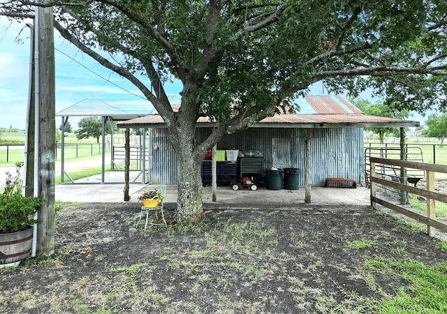 Homes for sale in Kaufman, TX | 5974 County Road 4100, Kaufman, TX 75142 | MLS# 21214419