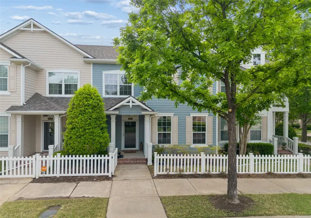 Photo 1 of Townhouse for sale at 6204 Crescent St, North Richland Hills, TX 76180 | MLS# 21236052 | Listing updated on 2026-08-19