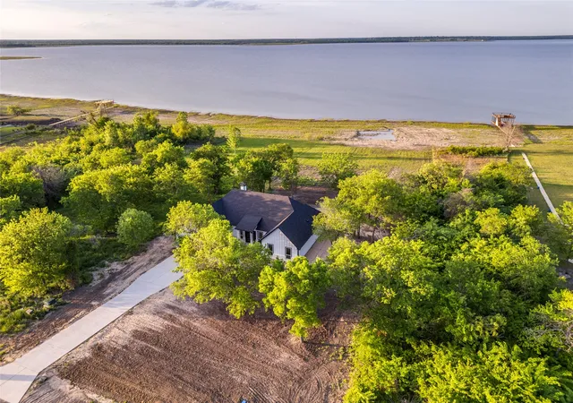 Photo 1 of Single family home for sale at 9313 W Shoreline Dr, Kemp, TX 75143 | MLS# 21238770 | Listing updated on 2026-09-16