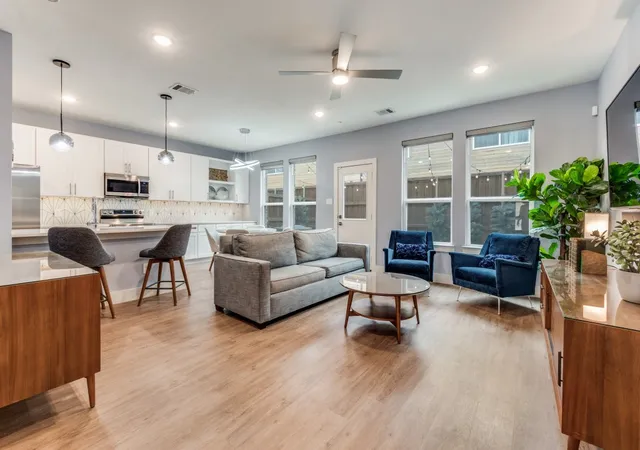 5th image of 7337 Bree Ct, Dallas, TX 75235 | MLS# 21237239