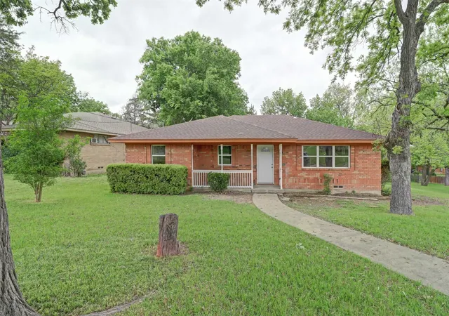 Photo 2 of Sale Pending at 1245 Whispering Ct, Dallas, TX 75241 | MLS# 21234399 | Listing updated on 2026-08-25
