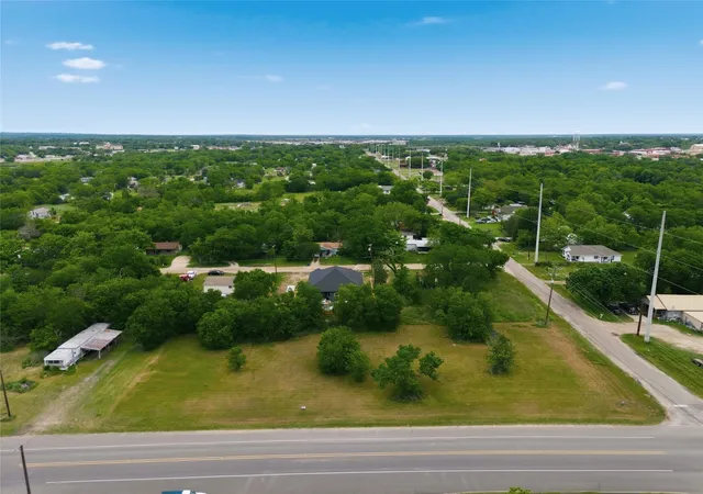 Homes for sale in Mexia, TX | 400 W Tyler St, Mexia, TX 76667 | MLS# 21238509