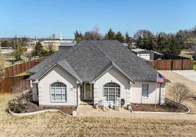 Photo 1 of Single family home for sale at 514 Preston Dr, Pottsboro, TX 75076 | MLS# 21238315 | Listing updated on 2026-08-26