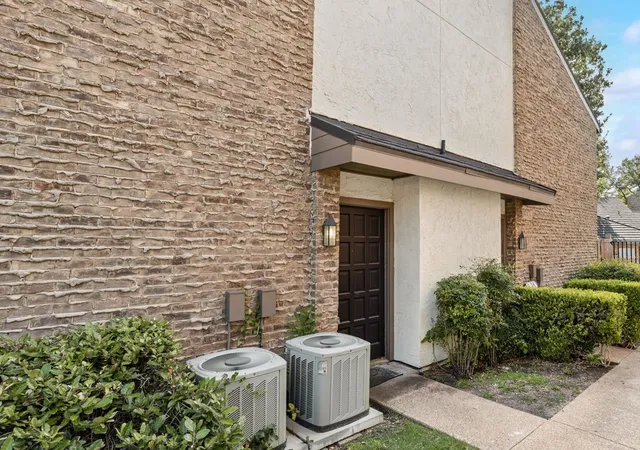 Photo 2 of Condo for sale at 333 Melrose Dr #3B, Richardson, TX 75080 | MLS# 21239833 | Listing updated on 2026-08-24