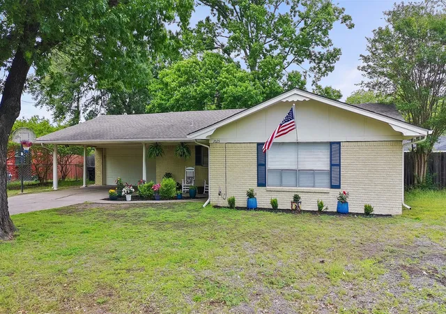 Homes for sale in Corsicana, TX | 2025 W Belclaire Cir, Corsicana, TX 75110 | MLS# 21233594