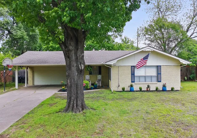 Homes for sale in Corsicana, TX | 2025 W Belclaire Cir, Corsicana, TX 75110 | MLS# 21233594