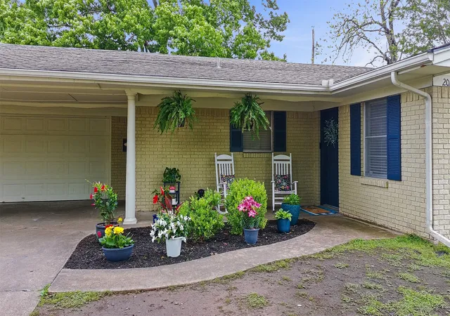 Homes for sale in Corsicana, TX | 2025 W Belclaire Cir, Corsicana, TX 75110 | MLS# 21233594