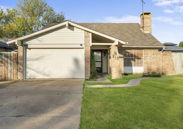 2nd image of 813 Via Avenida, Mesquite, TX 75150 | MLS# 21227737