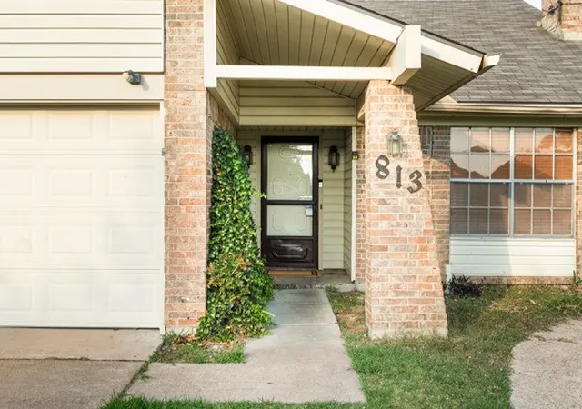 3rd image of 813 Via Avenida, Mesquite, TX 75150 | MLS# 21227737