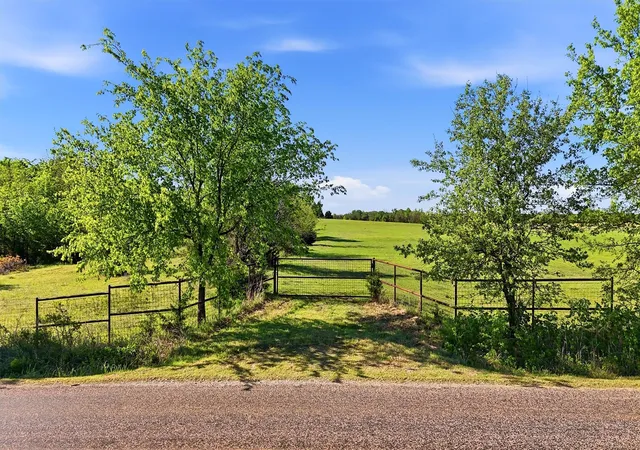 Photo 1 of Land for sale at 105 Dexter Rd, Whitesboro, TX 76273 | MLS# 21235557 | Listing updated on 2026-07-27