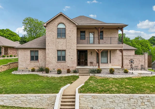 Homes for sale in Rockwall, TX | 711 Ridgeview Dr, Rockwall, TX 75087 | MLS# 21238945