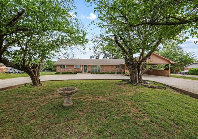 Homes for sale in Whitesboro, TX | 416 4Th St, Whitesboro, TX 76273 | MLS# 21238332