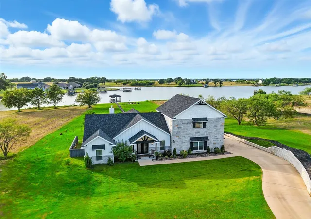Single family home for sale at 7025 Lake Vista Dr, Streetman, TX 75859 | MLS# 21226100