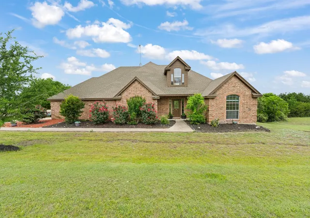 Homes for sale in Cresson, TX | 439 Stone Mountain Court, Cresson, TX 76035 | MLS# 21239660