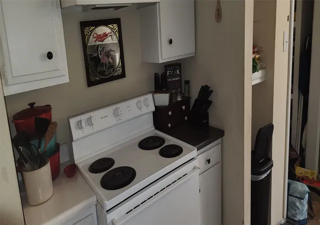 Listing Photo 5 - Condo for sale in building located at 301 W Patterson St W, Eastland, TX 76448 - Unit #2