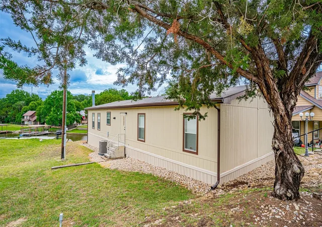 Homes for sale in Granbury, TX | 2717 Creek Dr, Granbury, TX 76048 | MLS# 21238435