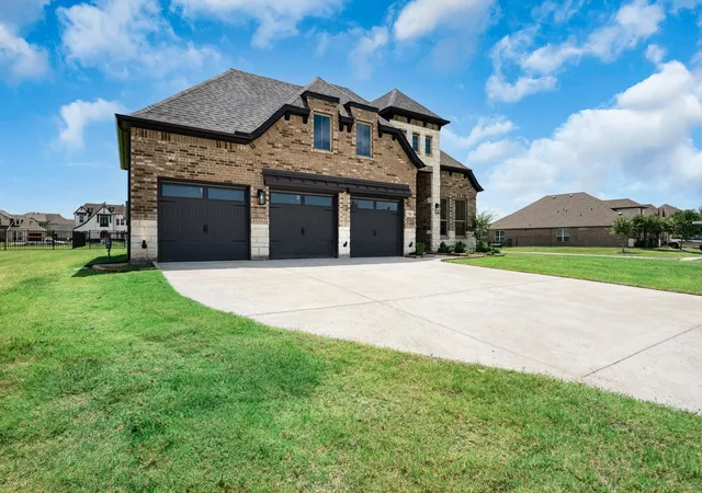 Homes for sale in Heath, TX | 704 Proverbs Ct, Heath, TX 75126 | MLS# 21240010