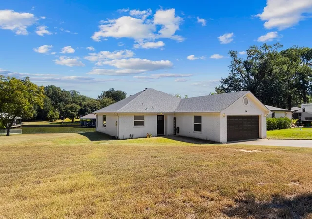 Photo 3 of Single family home for sale at 124 Peninsula Point Ter, Mabank, TX 75156 | MLS# 21240134 | Listing updated on 2026-09-23