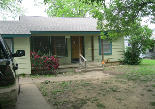 Homes for sale in Breckenridge, TX | 1206 W Dyer St, Breckenridge, TX 76424 | MLS# 21237978