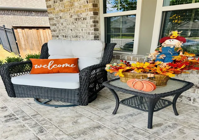 Photo 2 of Single family home for sale at 4817 Beaver Creek Dr, Arlington, TX 76005 | MLS# 21239532 | Listing updated on 2026-10-07