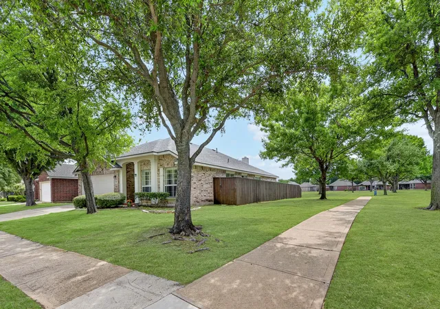 Photo 3 of Sale Pending at 1369 Royal Oaks Dr, Frisco, TX 75036 | MLS# 21237593 | Listing updated on 2026-07-06