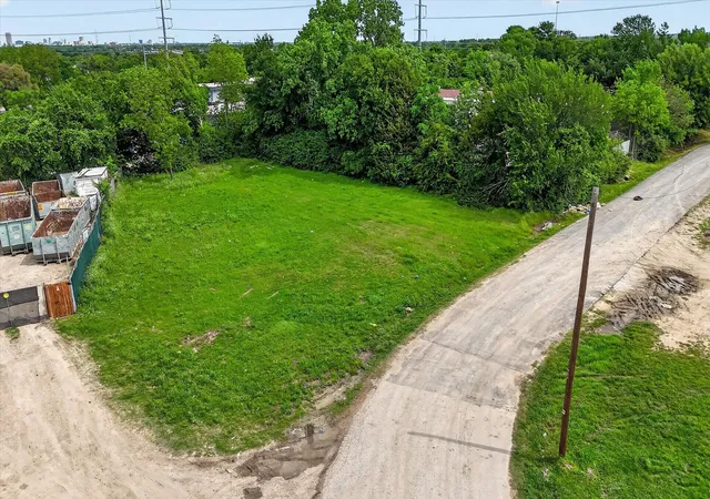 Photo 2 of Land for sale at 3807 Arocha Dr, Dallas, TX 75216 | MLS# 21240260 | Listing updated on 2026-07-28