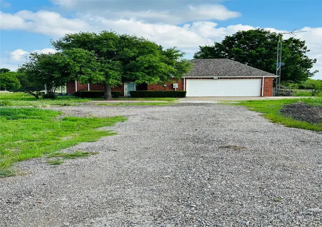 Photo 4 of Single family home for sale at 16547 State Hwy 205, Terrell, TX 75160 | MLS# 21239642 | Listing updated on 2026-09-28