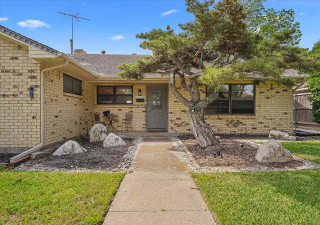 Homes for sale in Garland, TX | 1426 Lexington Dr, Garland, TX 75041 | MLS# 21240319