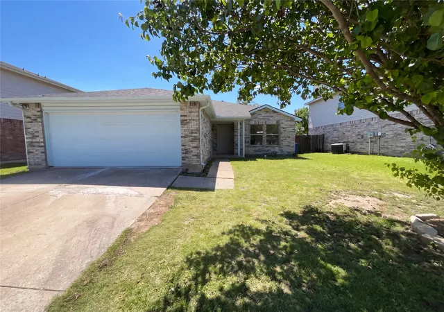 Homes for sale in Little Elm, TX | 2232 Bradford Pear Dr, Little Elm, TX 75068 | MLS# 21240568