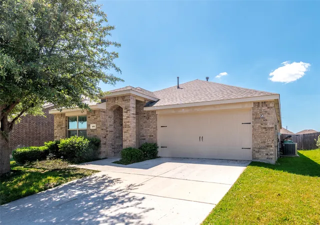 Photo 2 of Single family home for sale at 402 Andalusian Trl, Celina, TX 75009 | MLS# 21239896 | Listing updated on 2026-08-21