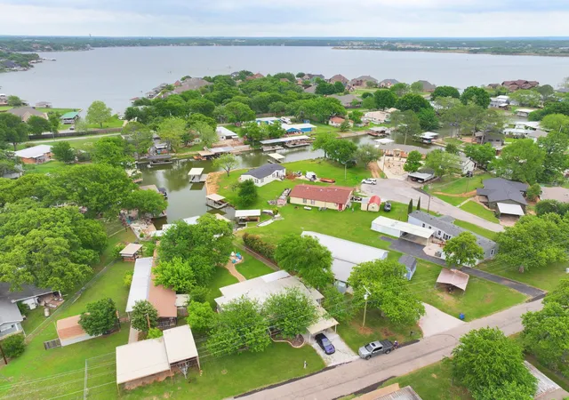 Photo 2 of Manufactured home for sale at 3703 Hartwood Dr, Granbury, TX 76049 | MLS# 21239215 | Listing updated on 2026-08-18