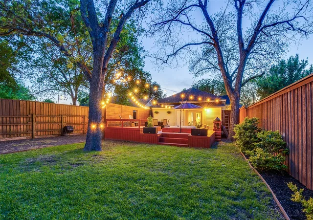 Homes for sale in Dallas, TX | 340 S Edgefield Ave, Dallas, TX 75208 | MLS# 21231448