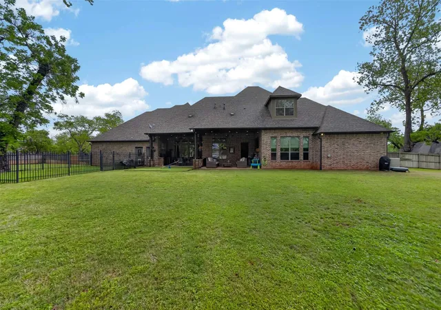 Homes for sale in Bullard, TX | 314 Hines Xing, Bullard, TX 75757 | MLS# 21240695
