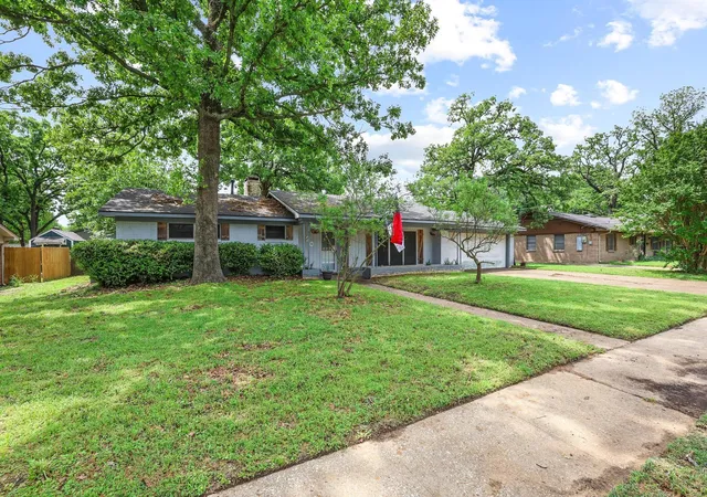 Homes for sale in Denison, TX | 120 Mark Dr, Denison, TX 75021 | MLS# 21239872