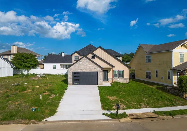 Homes for sale in Woodway, TX | 311 Heather Run, Woodway, TX 76712 | MLS# 21240732