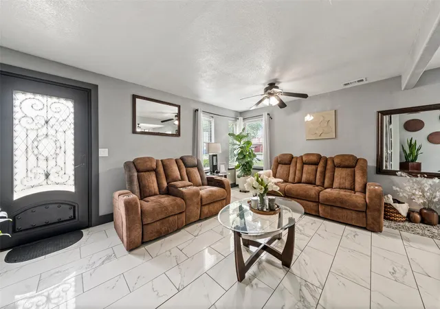 Photo 3 of Single family home for sale at 1205 N 17th St, Waco, TX 76707 | MLS# 21240111 | Listing updated on 2026-08-31