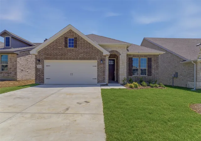Photo 3 of Single family home for sale at 3516 Helena St, Gainesville, TX 76240 | MLS# 21240865 | Listing updated on 2026-09-24
