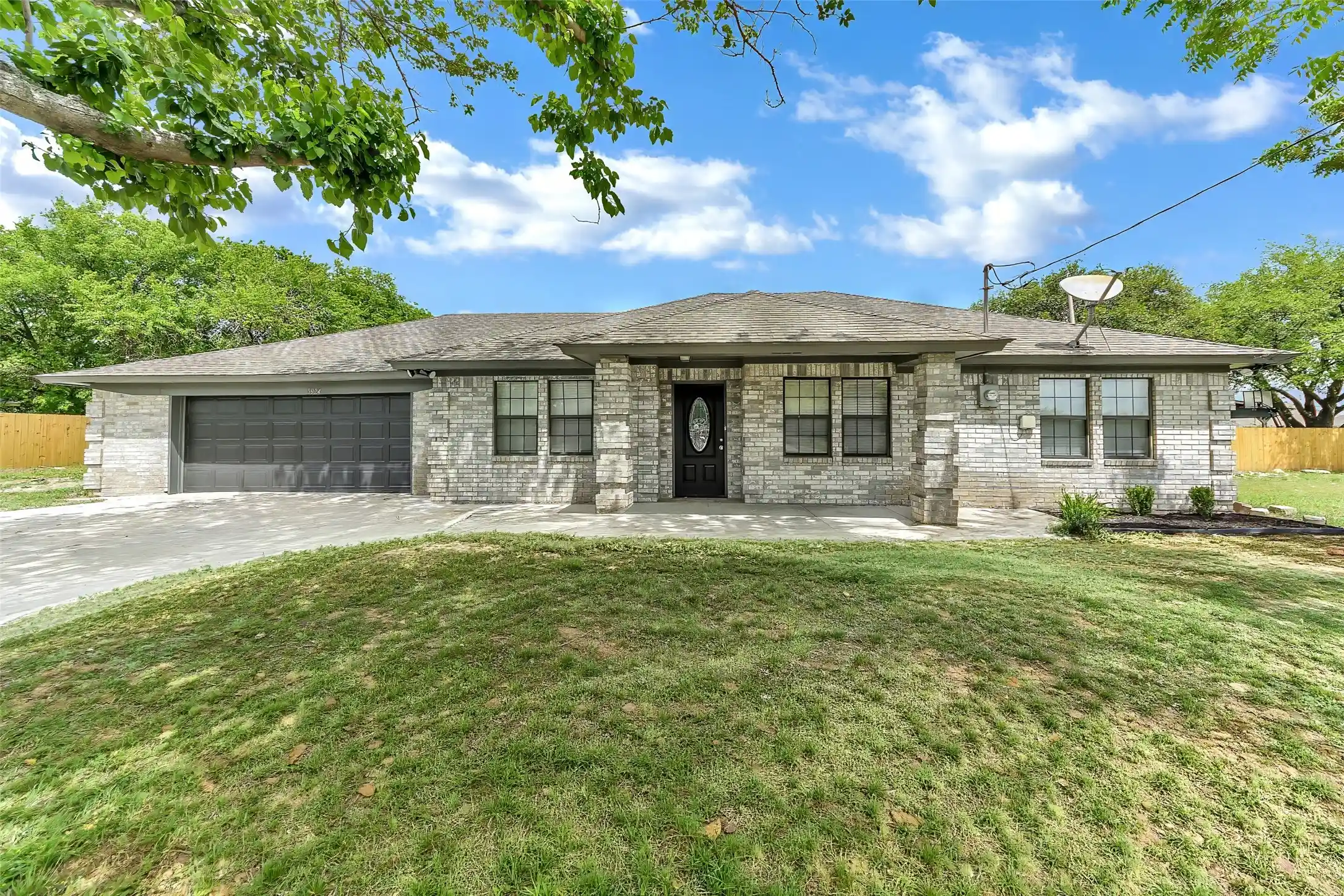 Photo 1 of Single family home for sale at 5924 Angus Dr, Fort Worth, TX 76179 | MLS# 21240810 | Listing updated on 2026-10-09